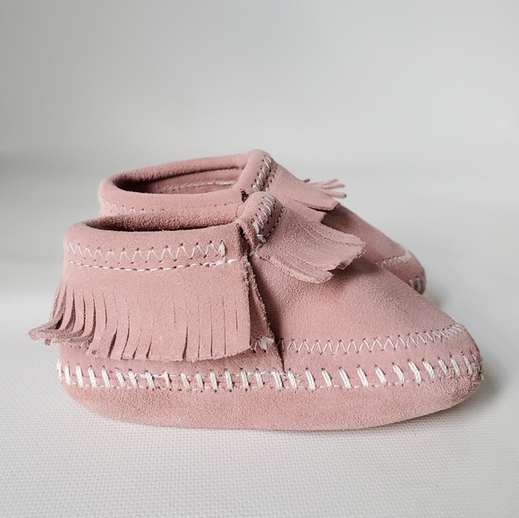 Minnetonka Other - Minnetonka Pink Suade Leather Fringe Moccasins